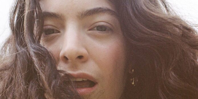 Lorde shares Solar Power in Māori
