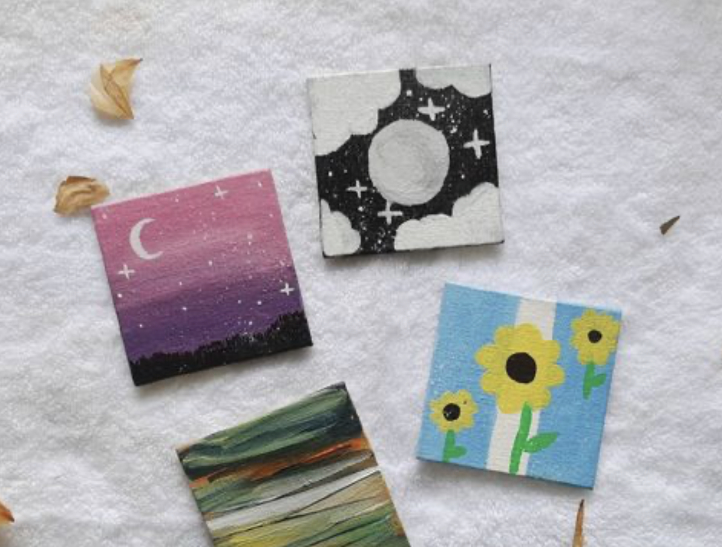 12 Cute Mini Canvas Painting Ideas For Total Beginners - Indie12