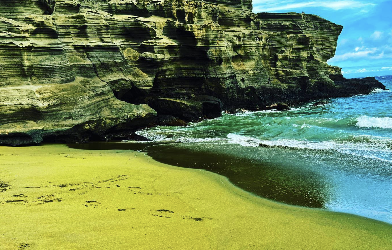The Green Sands Of Mahana Beach Are An Unusual Tropical Treat - Indie88